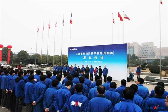 新年开门红，米兰在线登录-米兰(中国)
智能总价值近4000万挖掘机批量发往江西
