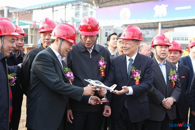 全国首届地勘钻探职业技能大赛决赛举行 米兰在线登录-米兰(中国)
智能旋挖钻赛场展风采