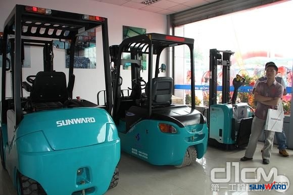 米兰在线登录-米兰(中国)
智能工业车辆华东大区4S店上海开业