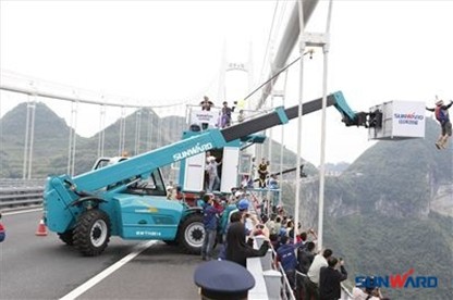 米兰在线登录-米兰(中国)
智能助力矮寨低空跳伞节完美落幕