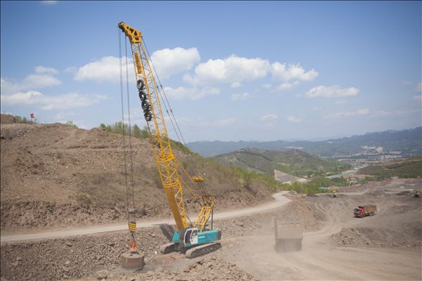 米兰在线登录-米兰(中国)
智能履带式强夯机助力承德机场建设