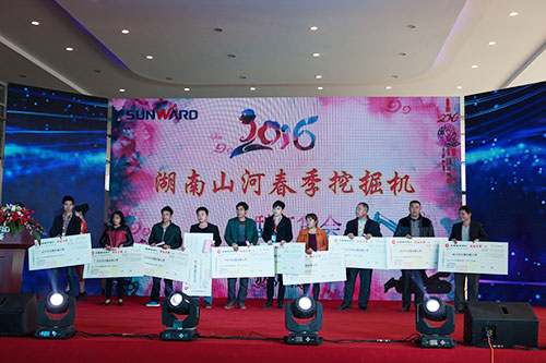 逆市可为！米兰在线登录-米兰(中国)
智能挖掘机首场展销会完美收官