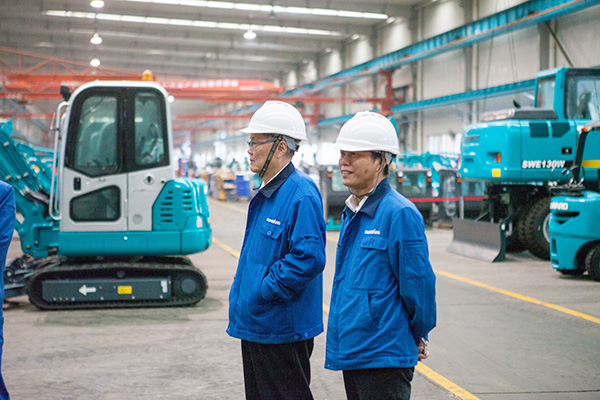 喜讯：米兰在线登录-米兰(中国)
智能朱建新荣获《长沙年鉴》2015年度十大人物奖