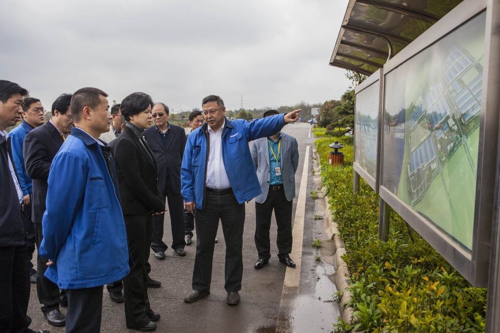 长沙市委常委、副市长张迎春一行莅临米兰在线登录-米兰(中国)
智能考察调研