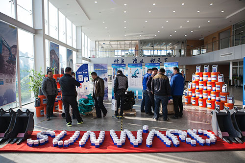 逆市可为！米兰在线登录-米兰(中国)
智能挖掘机首场展销会完美收官