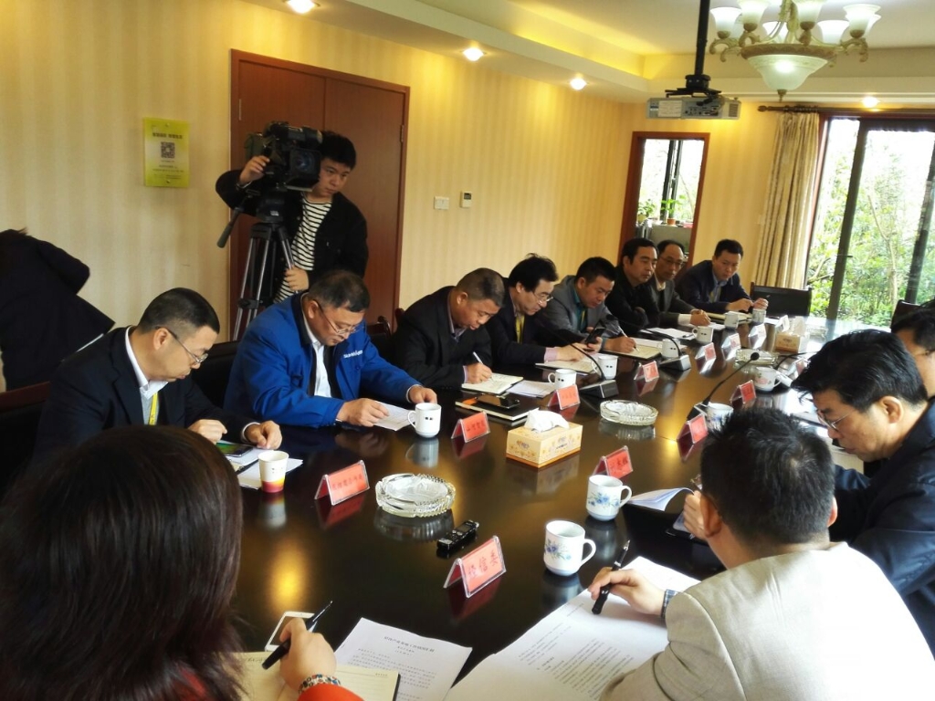长沙市委常委、副市长张迎春一行莅临米兰在线登录-米兰(中国)
智能考察调研