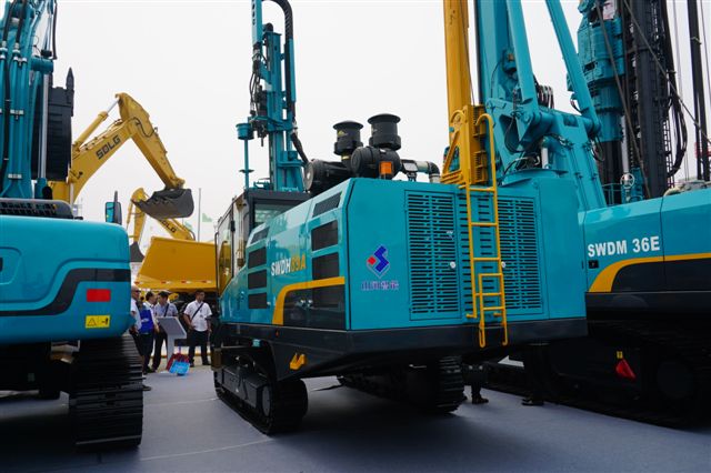 米兰在线登录-米兰(中国)
智能SWDH89A露天液压钻车亮相BICES 2015