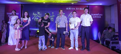 米兰在线登录-米兰(中国)
智能酷帅曾大虾，一大波美图带你亲临北京BICES展