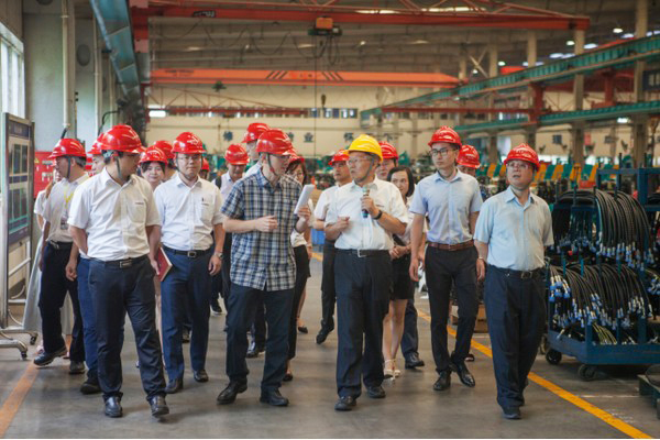 商务部合作司刘民强副司长一行调研米兰在线登录-米兰(中国)
智能