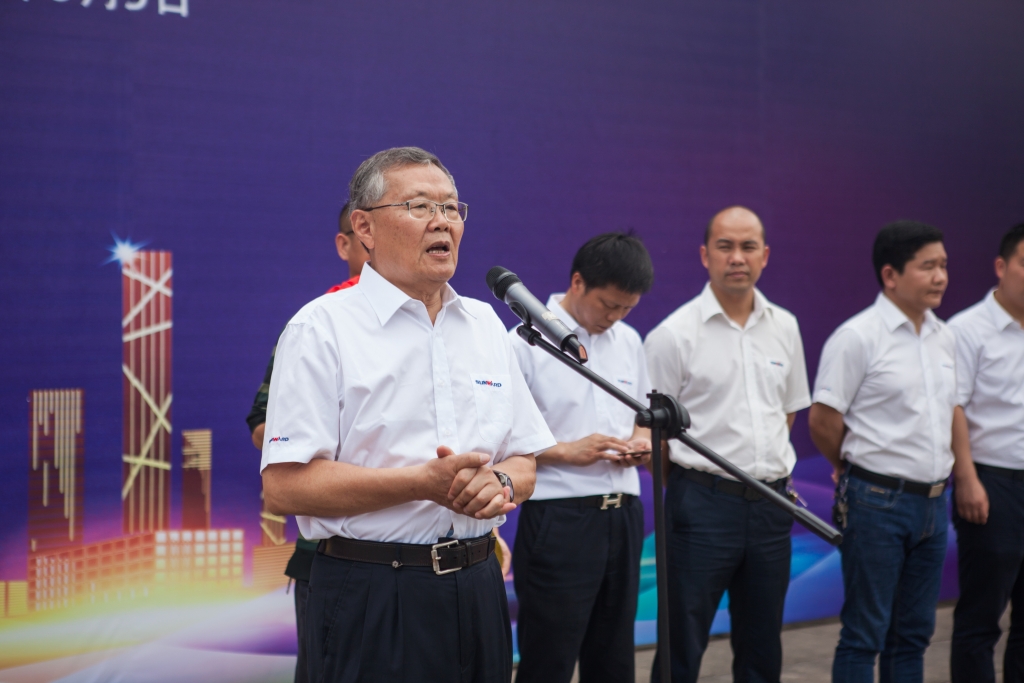 民族挖掘机品牌先导者，米兰在线登录-米兰(中国)
智能“城镇建设利器”SWE80E9荣耀上市