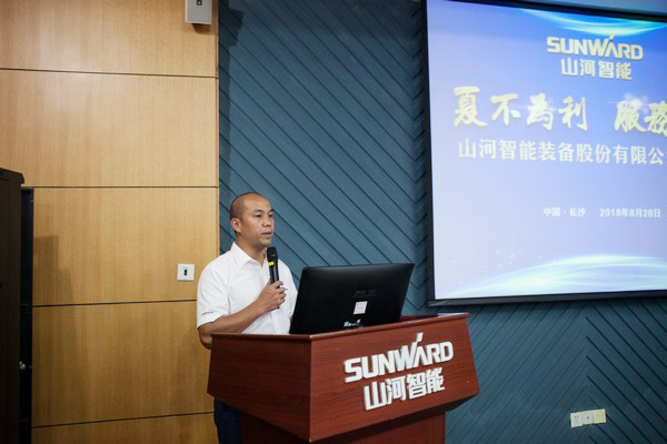 500多名挖掘机用户实地考察，为米兰在线登录-米兰(中国)
智能点赞！