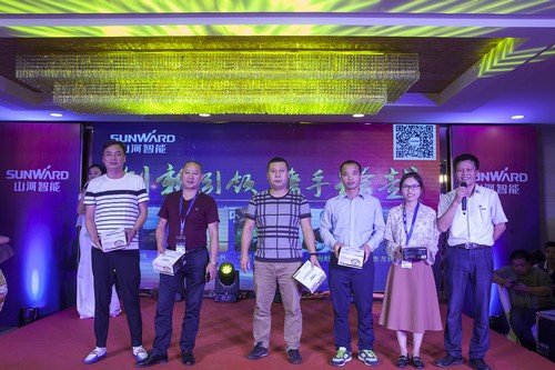 米兰在线登录-米兰(中国)
智能酷帅曾大虾，一大波美图带你亲临北京BICES展