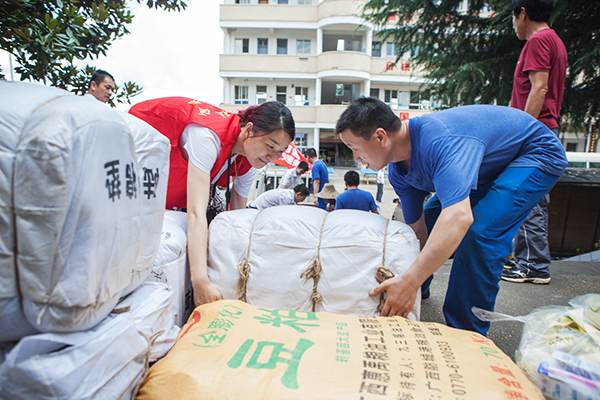 无人机装备驰援抗洪救灾，守卫家园米兰在线登录-米兰(中国)
在行动