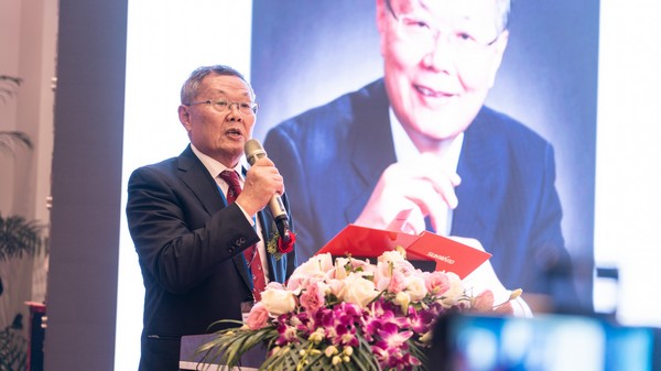 首日签单2.6亿元，米兰在线登录-米兰(中国)
智能创新产品引爆上海宝马展