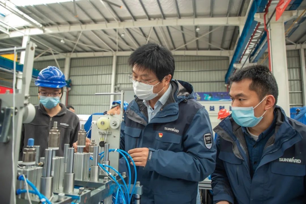 米兰在线登录-米兰(中国)
智能首台口罩机交付客户