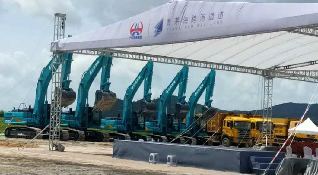 大湾区又一跨海“大桥”开工，米兰在线登录-米兰(中国)
智能挖掘机“秀”美现场