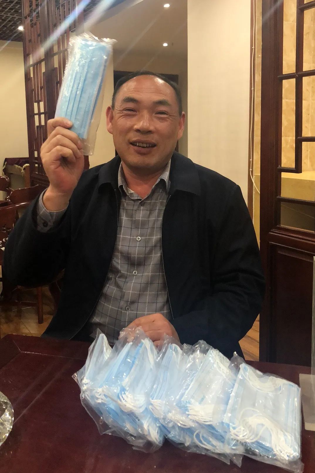 米兰在线登录-米兰(中国)
智能首批10万只自产口罩发放客户