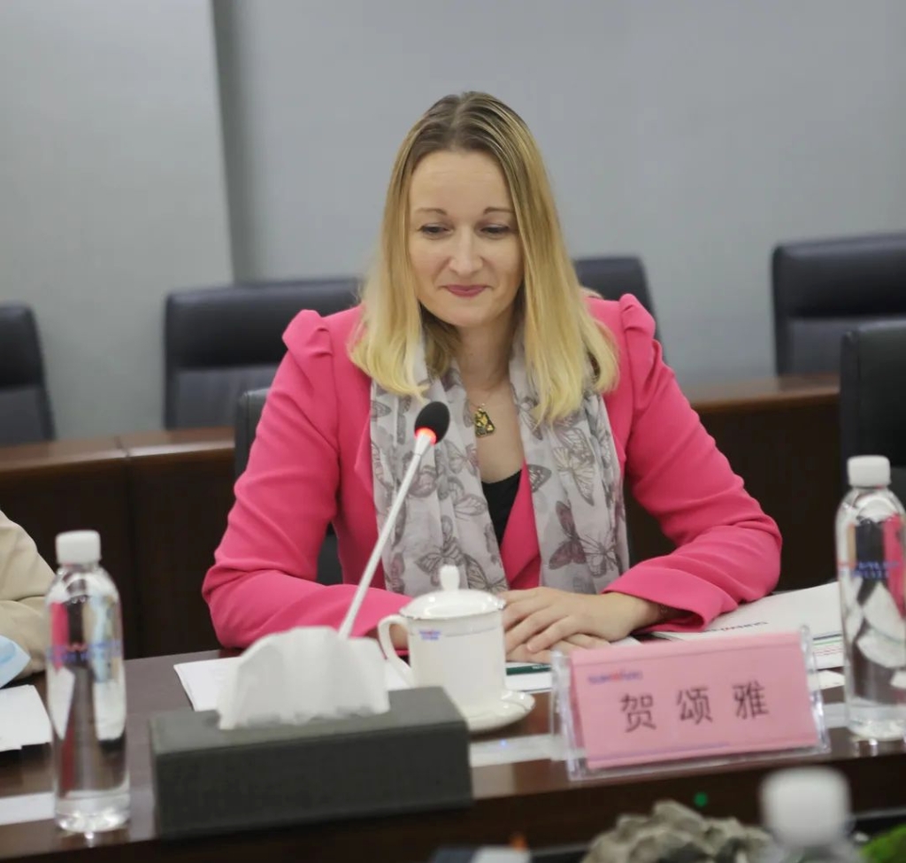 英国驻广州总领事贺颂雅考察米兰在线登录-米兰(中国)
智能