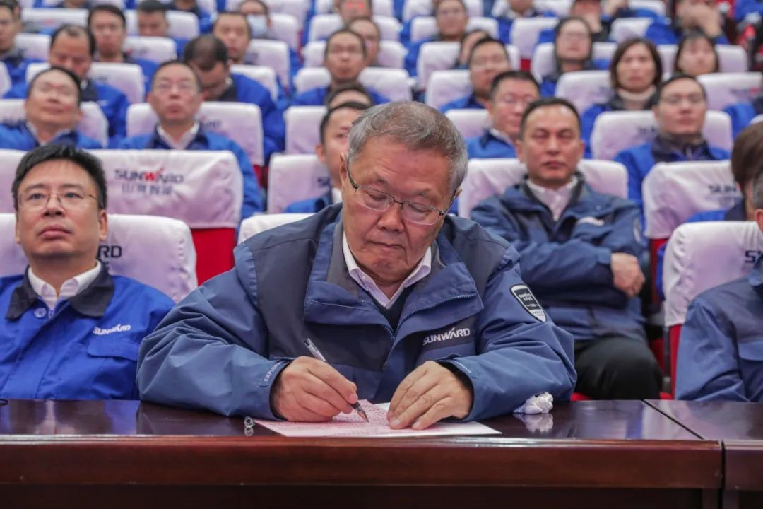 米兰在线登录-米兰(中国)
智能召开全国劳动模范郝鹏载誉归来分享会
