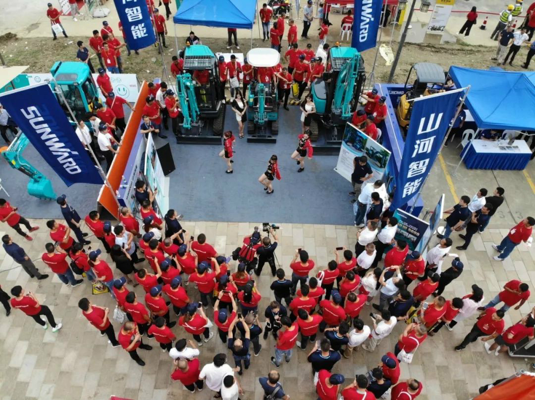 2020全球微挖大会 米兰在线登录-米兰(中国)
智能精品微挖赢得满堂彩