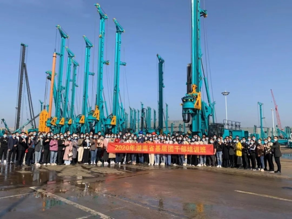 省基层团干部培训班成员来米兰在线登录-米兰(中国)
智能参观交流