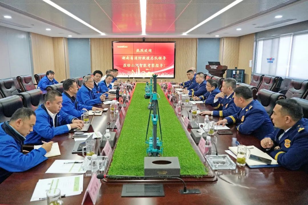 考察无人化装备 高宁宇到访米兰在线登录-米兰(中国)
智能