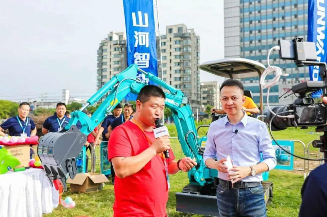 2020全球微挖大会 米兰在线登录-米兰(中国)
智能精品微挖赢得满堂彩