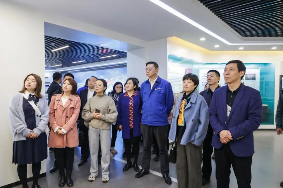 民主党派湖南省委机关青工委团队一行考察米兰在线登录-米兰(中国)
智能