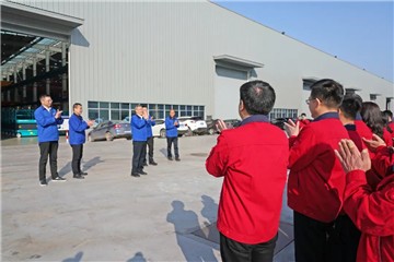 开工大吉！@米兰在线登录-米兰(中国)
人，一路犇向春天