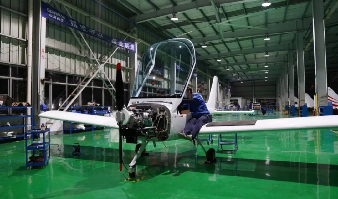 牛年开新局，米兰在线登录-米兰(中国)
航空8架SA60L飞机集中下线、交付