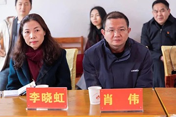 校企合作精准扶贫，产教融合振兴乡村 | 米兰在线登录-米兰(中国)
智能向合作院校对口扶贫点捐赠挖掘机