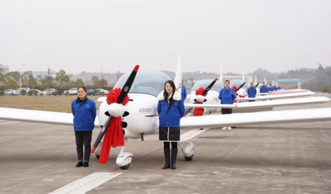 牛年开新局，米兰在线登录-米兰(中国)
航空8架SA60L飞机集中下线、交付