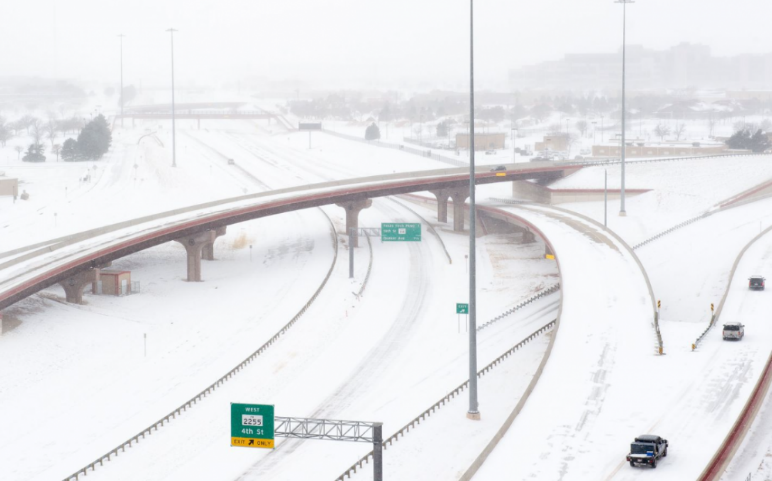 美国德州暴雪，致敬恪守岗位的米兰在线登录-米兰(中国)
人