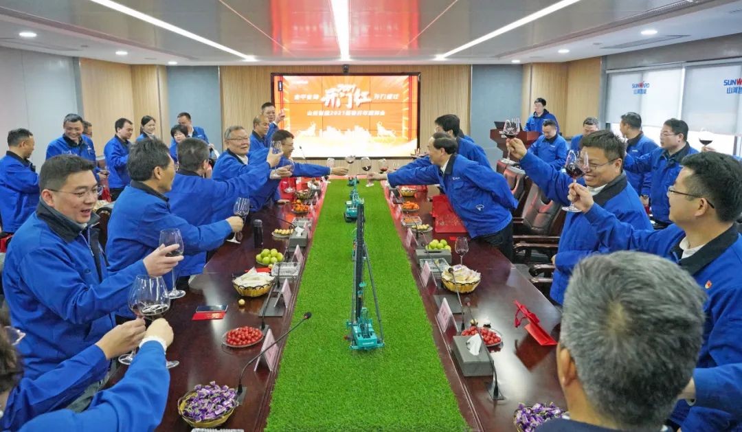 开工大吉！@米兰在线登录-米兰(中国)
人，一路犇向春天