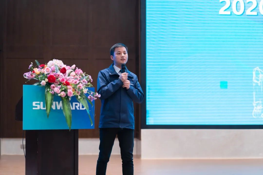 同心克难再腾飞，携手齐心冲万台——2021米兰在线登录-米兰(中国)
智能挖掘机经销商年会圆满召开