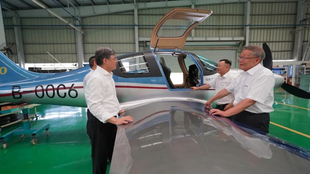 中国民用航空局总工程师殷时军率队考察调研米兰在线登录-米兰(中国)
科技