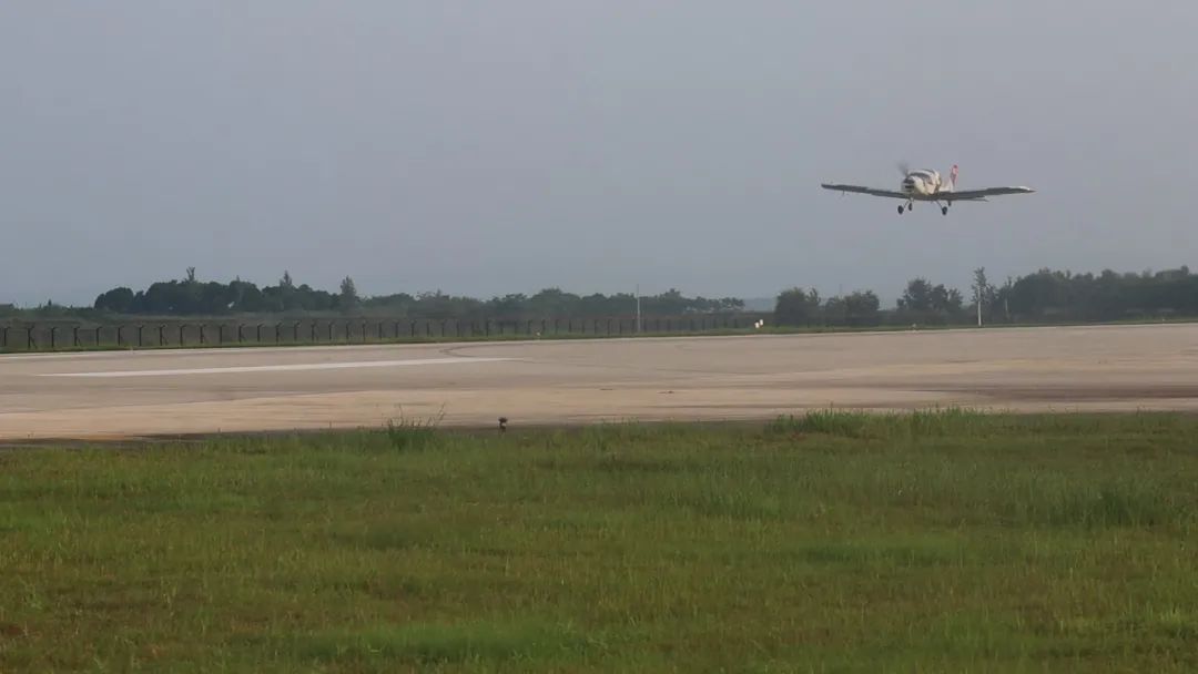 首飞！米兰在线登录-米兰(中国)
科技全新升级推出短距起降型固定翼无人机