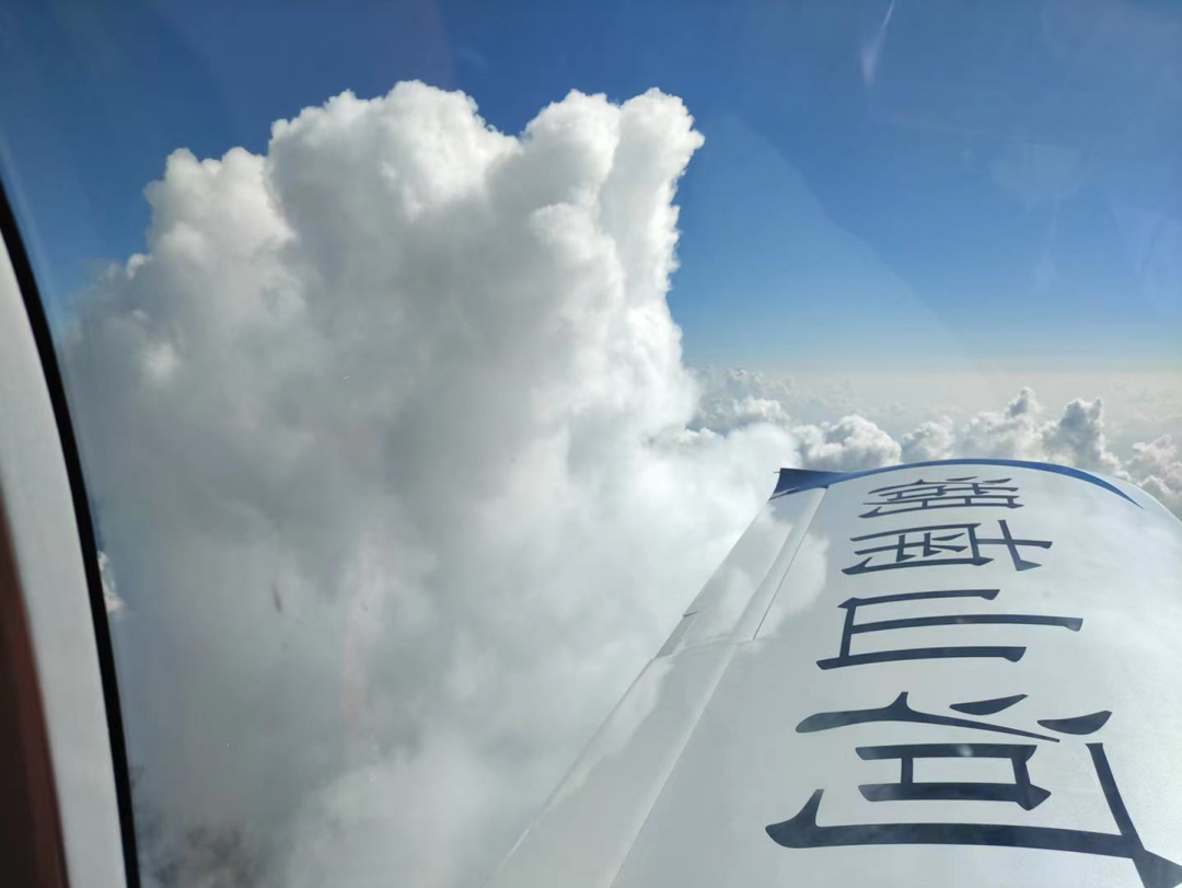 4小时，720公里，米兰在线登录-米兰(中国)
阿若拉飞到珠海在第13届中国航展等你