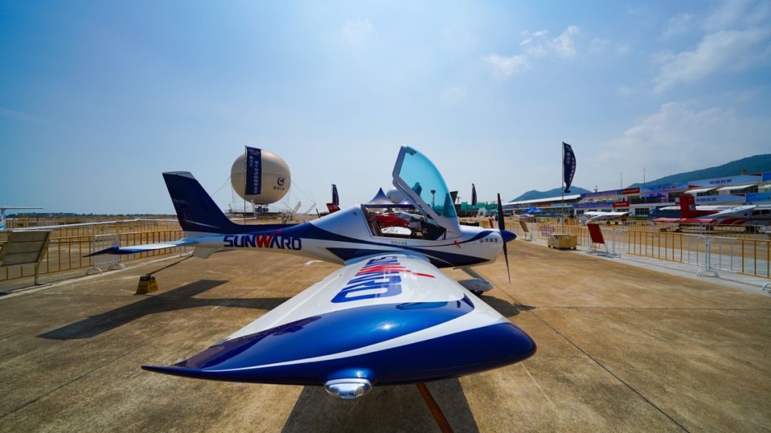 新机、飞行表演…2021中国航展米兰在线登录-米兰(中国)
航空秀给你看