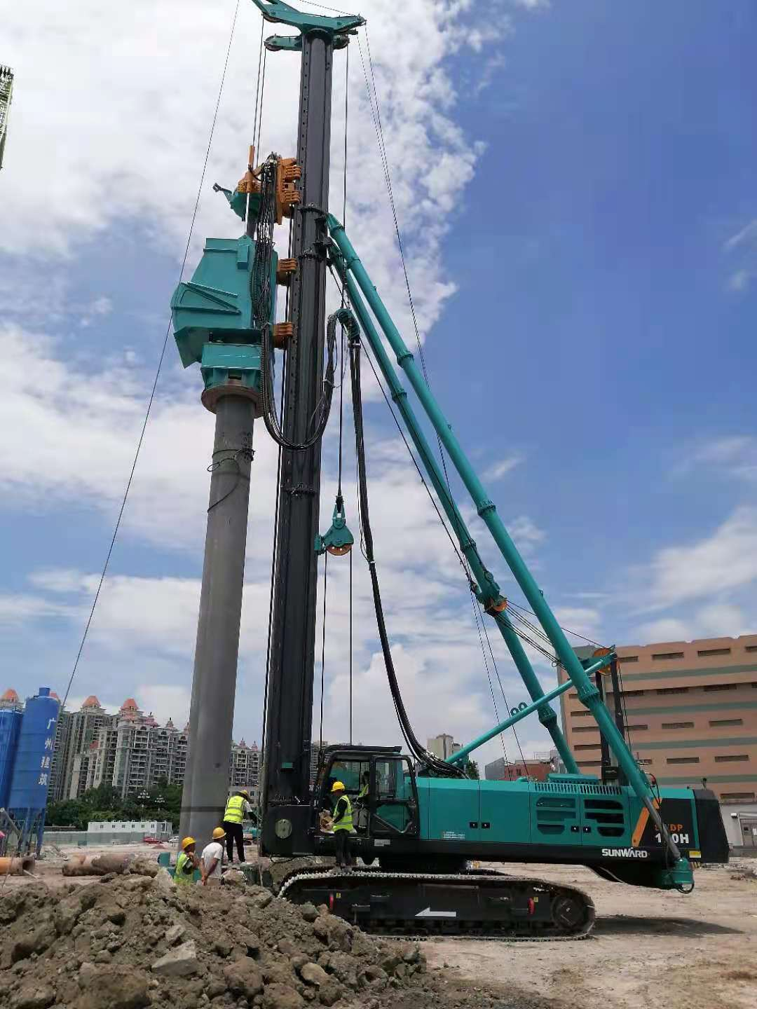 入岩效率取得突破性提升！米兰在线登录-米兰(中国)
智能随钻跟管钻机广受好评