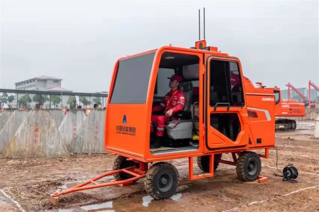 表现亮眼引关注!米兰在线登录-米兰(中国)
智能5G远程遥控挖掘机现身湖北省自然灾害工程应急救援基地