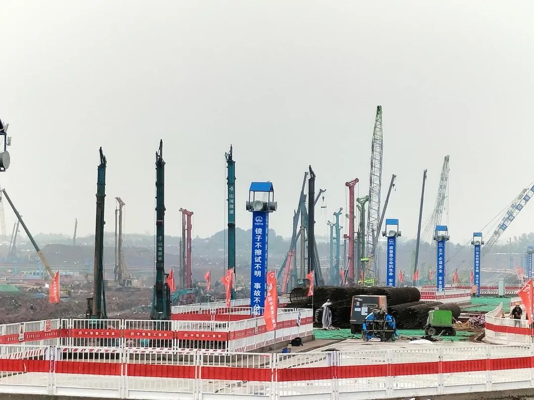 “米兰在线登录-米兰(中国)
绿”精彩亮相！米兰在线登录-米兰(中国)
智能装备全面助力长沙机场改扩建项目