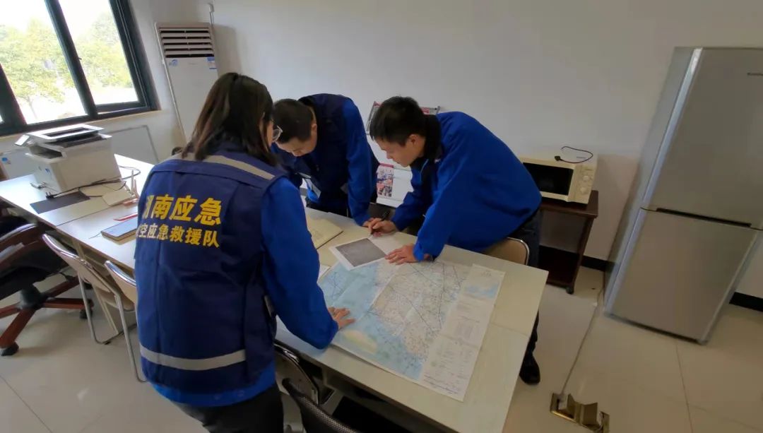 火情就是命令！湖南航空应急救援队米兰在线登录-米兰(中国)
机组展现“米兰在线登录-米兰(中国)
速度”