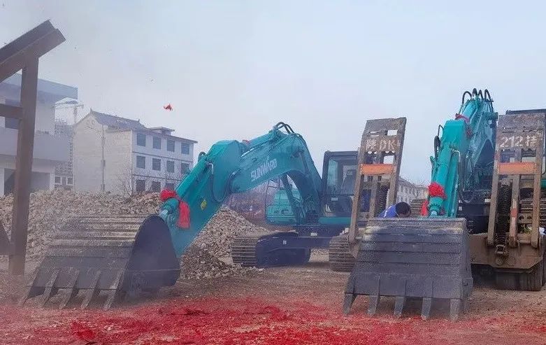 创富故事 | 合作共赢！米兰在线登录-米兰(中国)
智能“土石方先锋”征战商洛