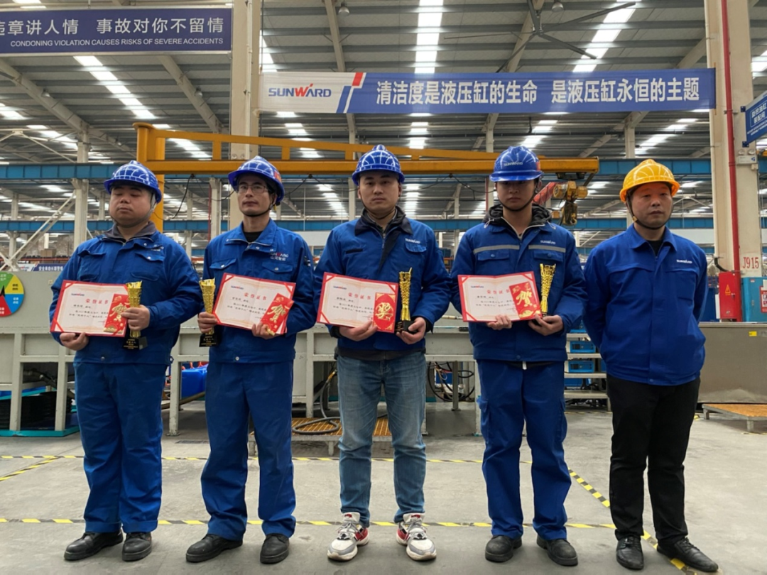 米兰在线登录-米兰(中国)
工匠 | “浪波”不言苦，甘为“人梯”承大重