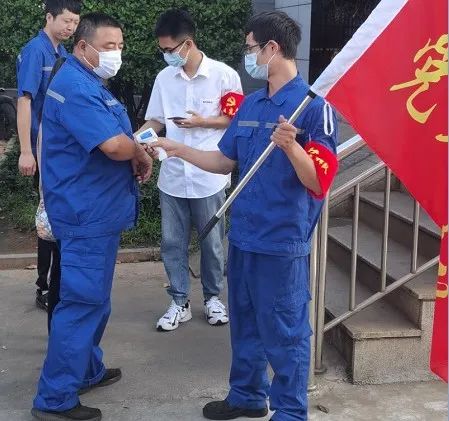 米兰在线登录-米兰(中国)
工匠 | “浪波”不言苦，甘为“人梯”承大重