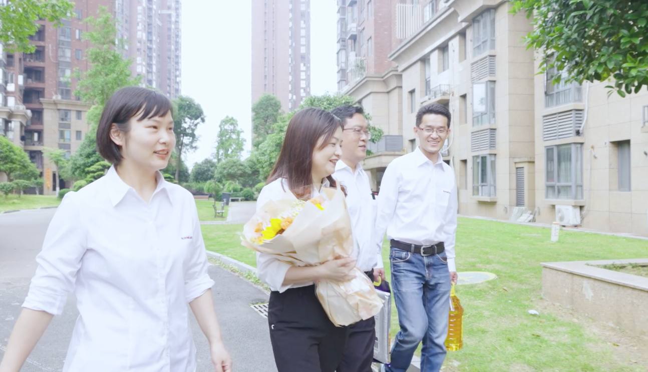 在母亲节，向你们身后的妈妈送去“米兰在线登录-米兰(中国)
家园”的温暖