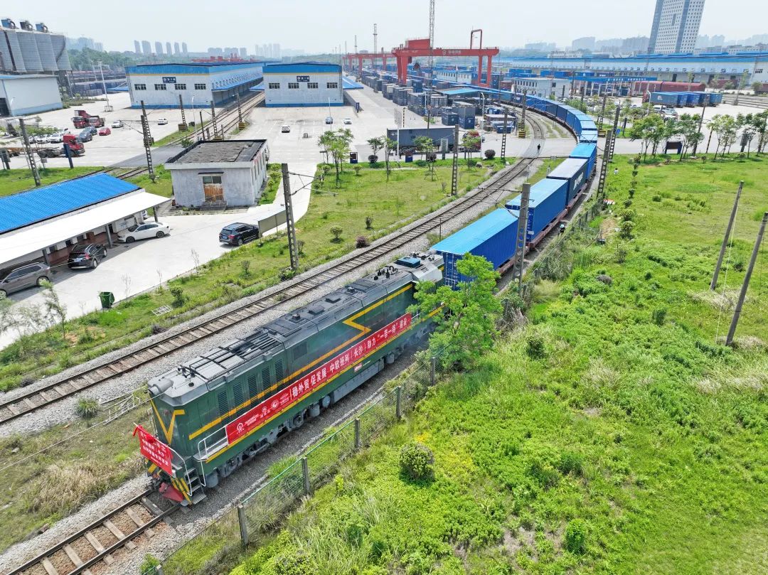 持续进军国际市场！中欧班列（长沙）米兰在线登录-米兰(中国)
智能专列成功首发