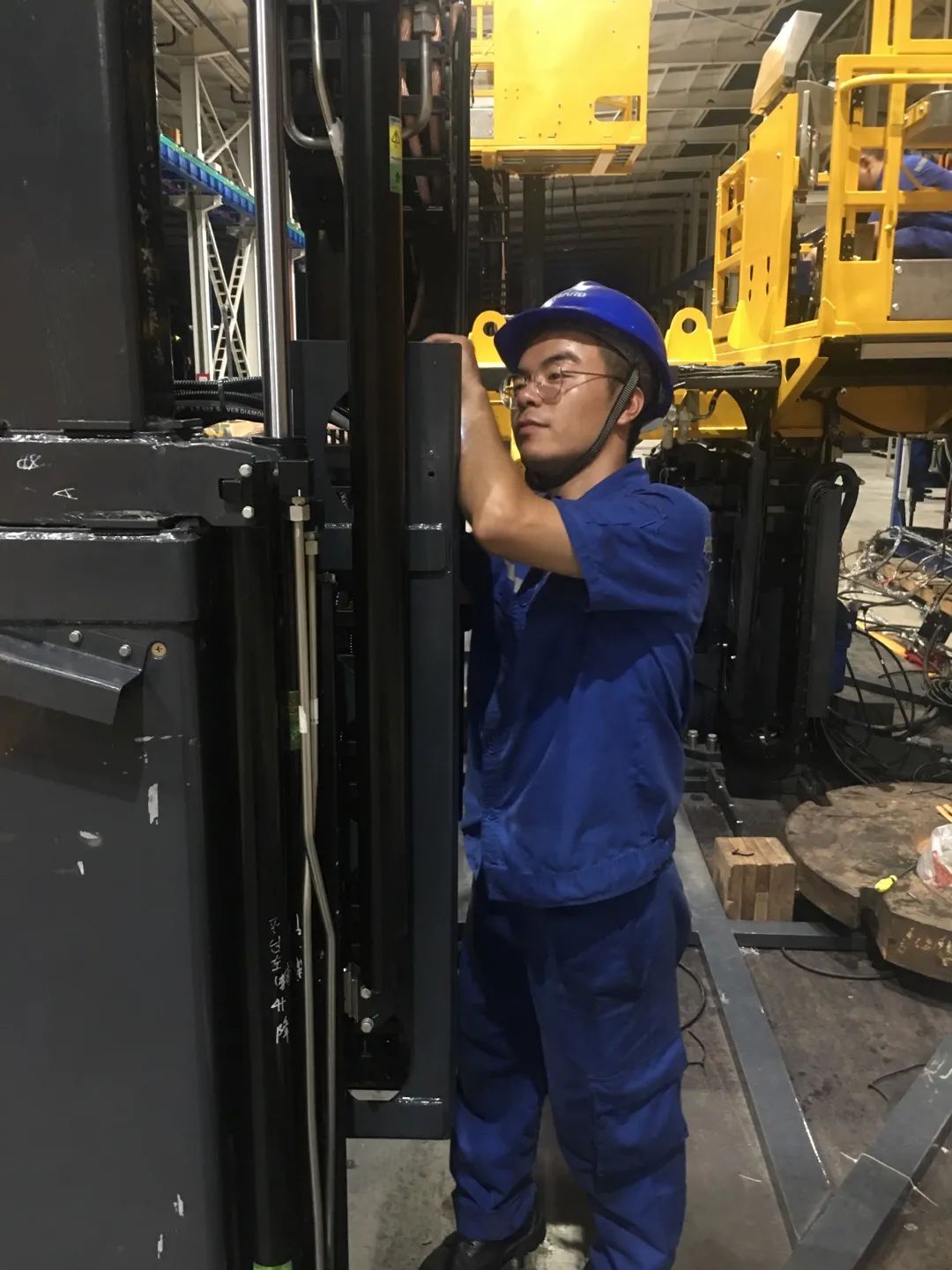 为铁路运输保驾护航!米兰在线登录-米兰(中国)
智能自主研制首套三平台作业装置成功交付