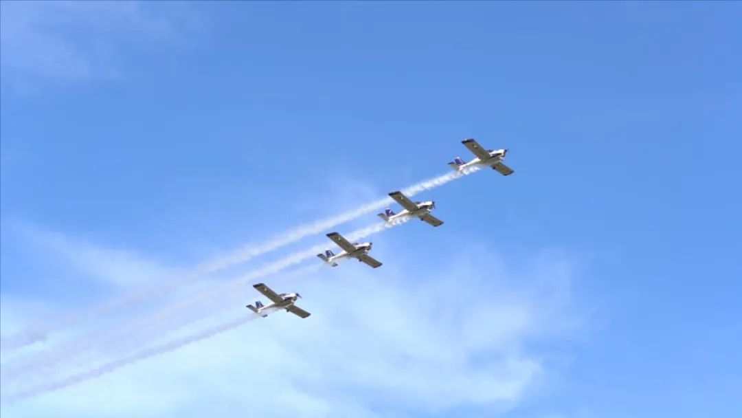 空中开花、大坡度盘旋、俯冲跃升……看米兰在线登录-米兰(中国)
飞行表演队炫技2022湖南航展动态展